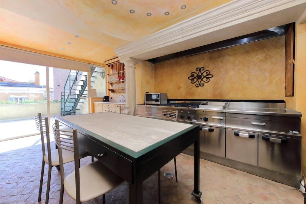Suity I Penthouse With Two Terraces Рим Екстер'єр фото